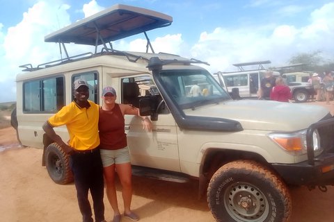 1 dzien jeepem Tsavo East 220$ za osobe